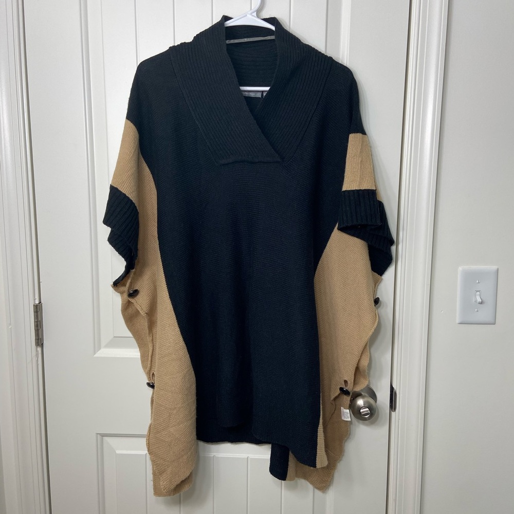 EUC NY Collection women’s black tan buttoned crossover neck knit poncho sweater